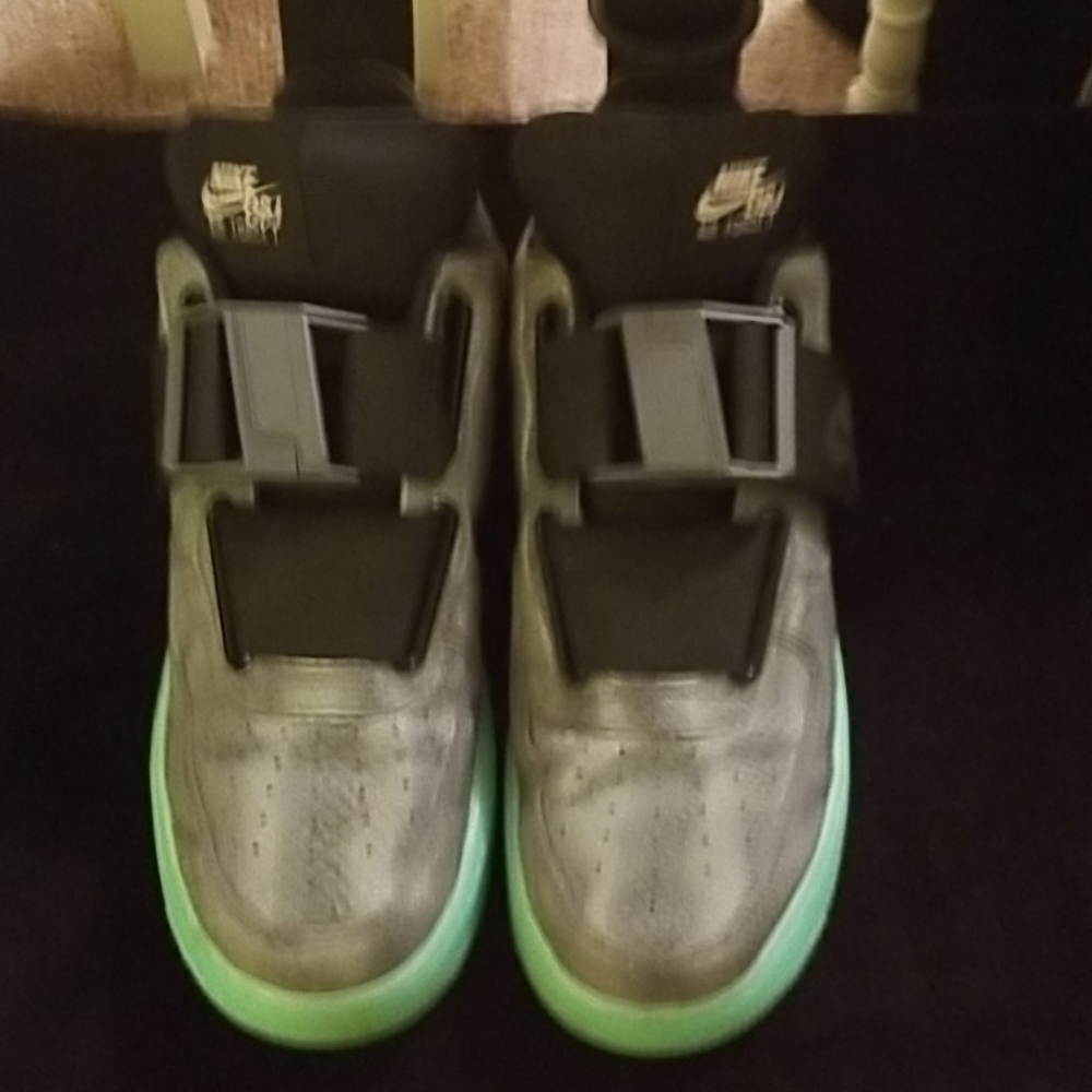 Mens sneakers